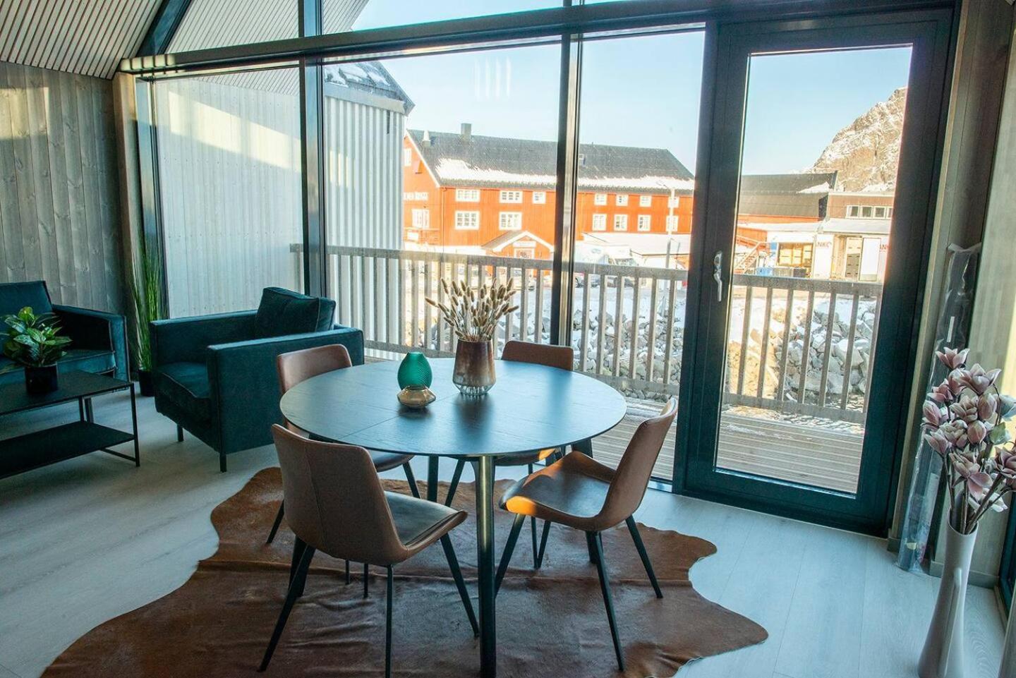 Ny Leilighet I Henningsvaer! エクステリア 写真