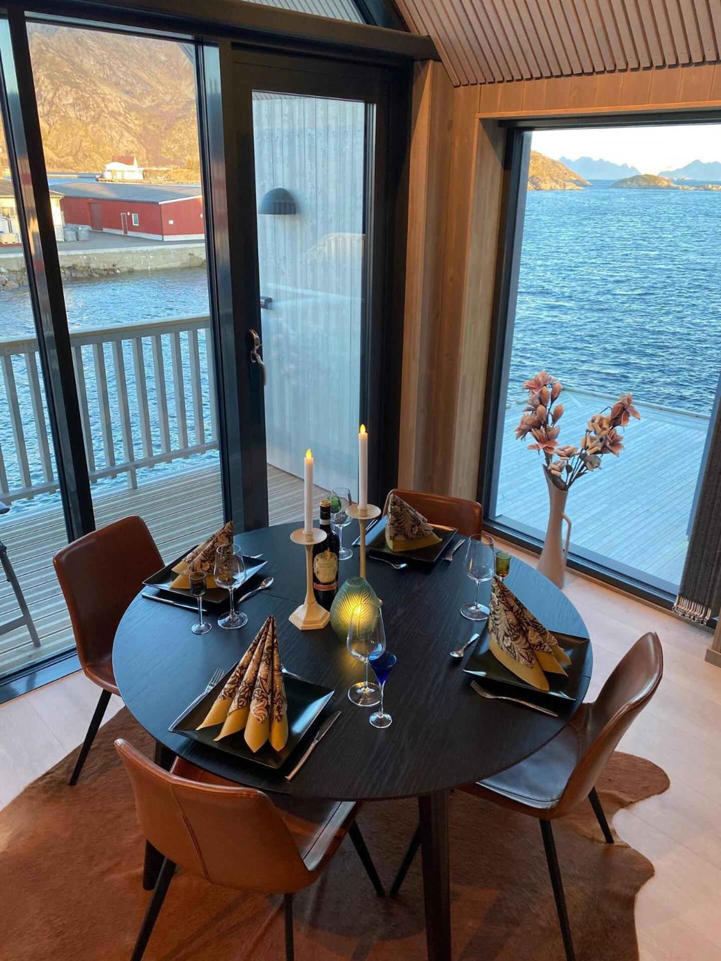 Ny Leilighet I Henningsvaer! エクステリア 写真