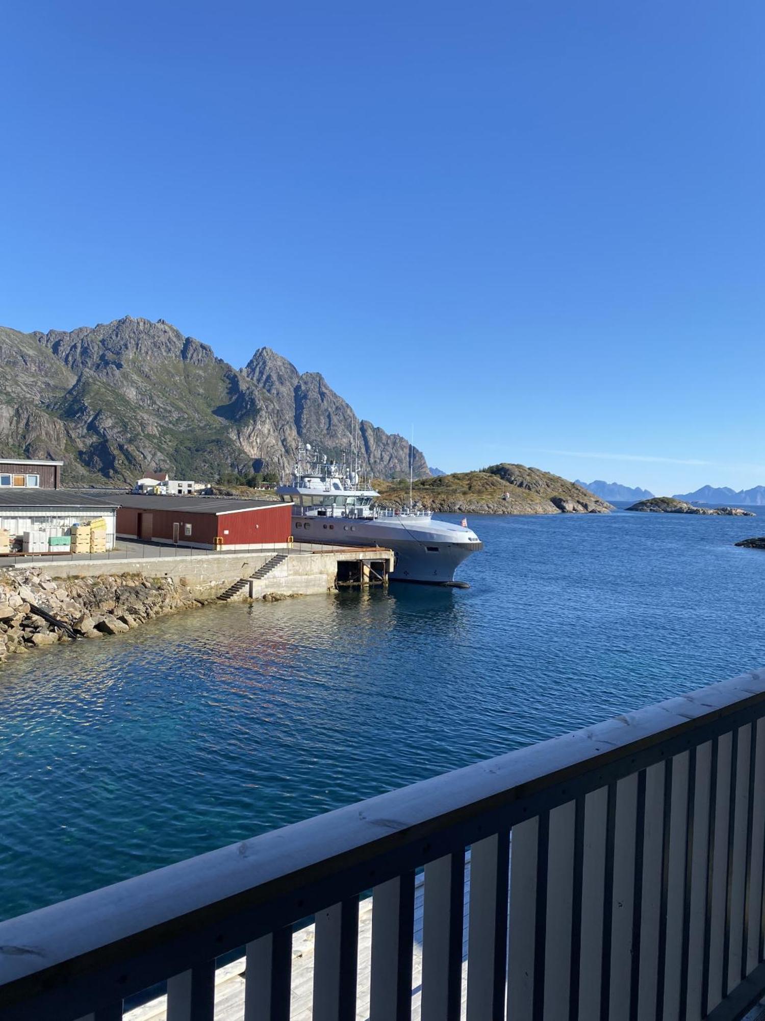 Ny Leilighet I Henningsvaer! エクステリア 写真