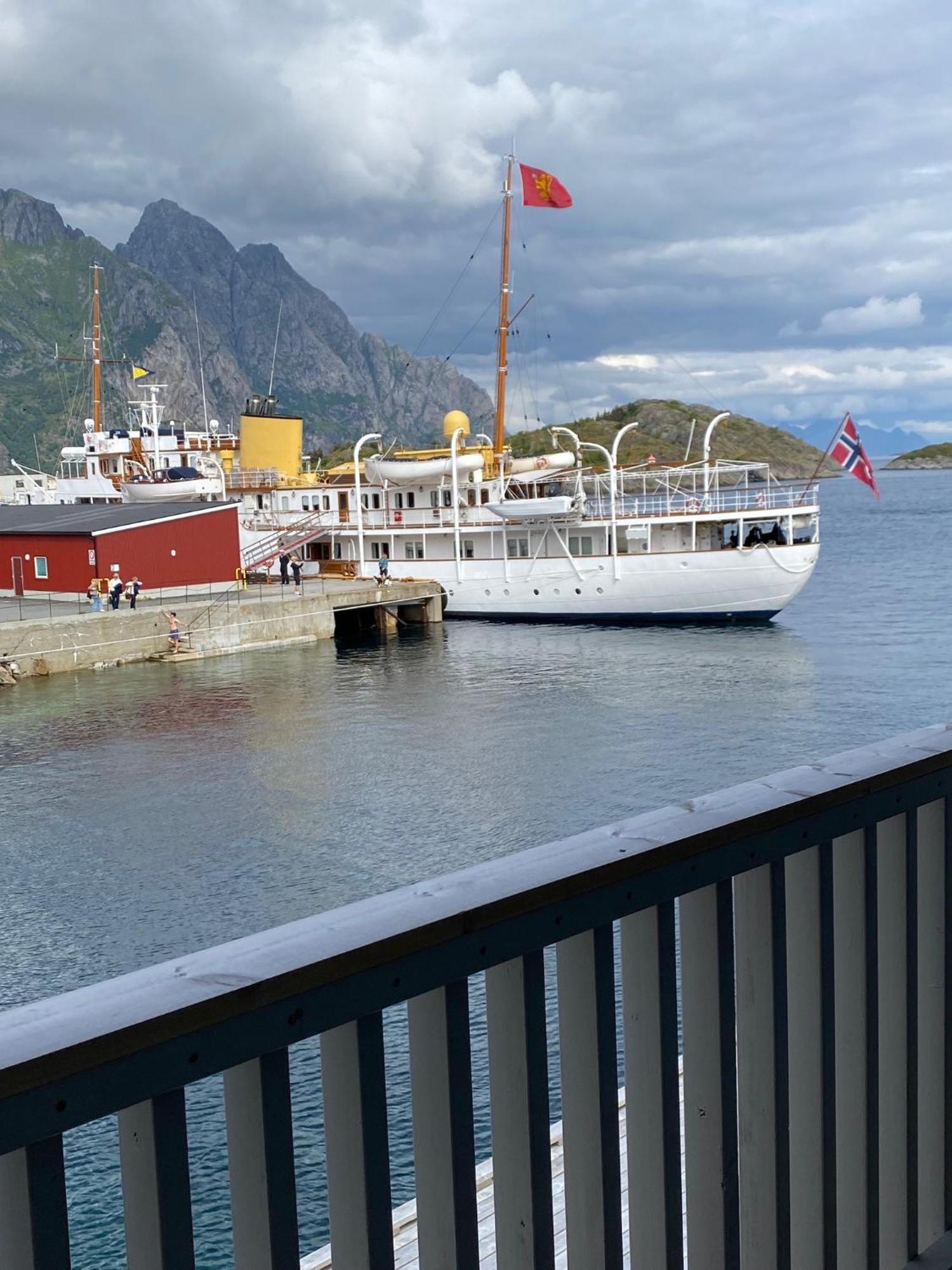 Ny Leilighet I Henningsvaer! エクステリア 写真